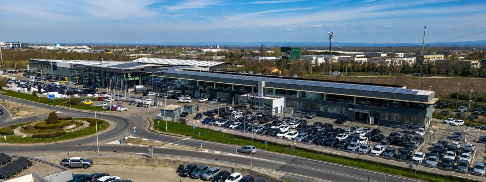 Concessionaria Mercedes Benz, Smart, Volvo, AMG, Aixam, Gino Store, SportEquipe, ICH-X, Omoda, Jaecoo e Lynk & Co - Cuneo