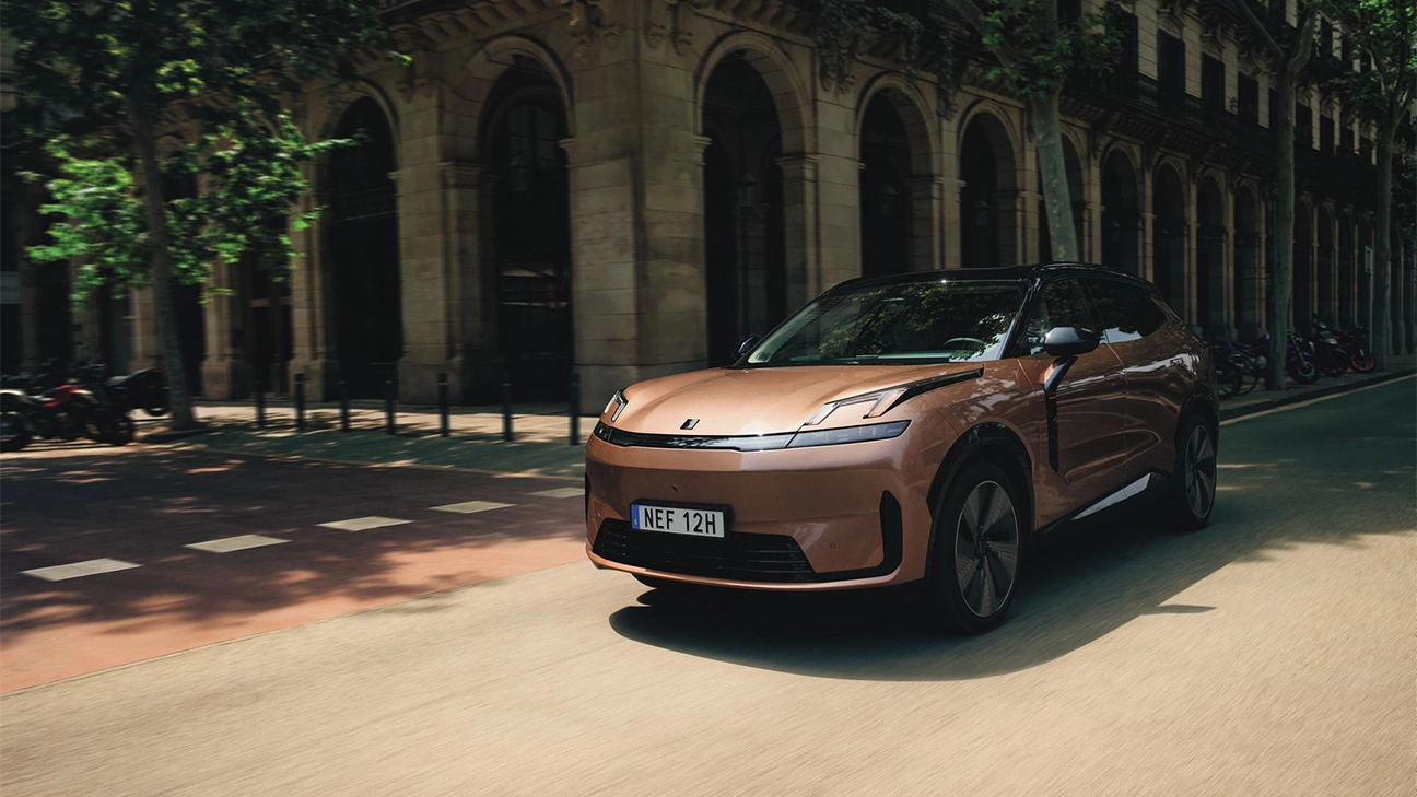 lynk & co 08