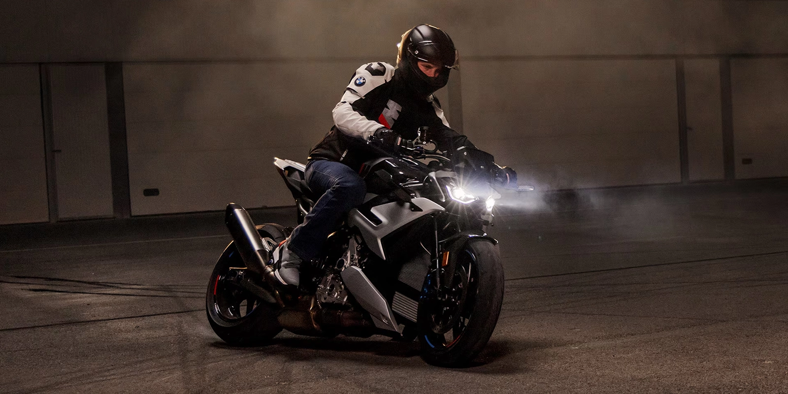 M 1000 R