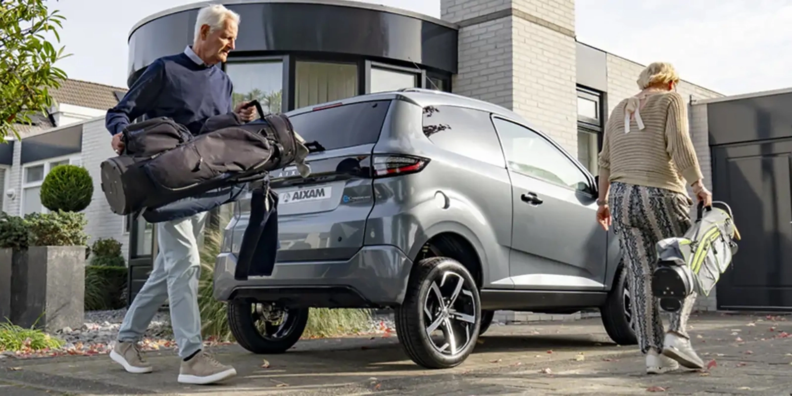 e-Crossover Premium