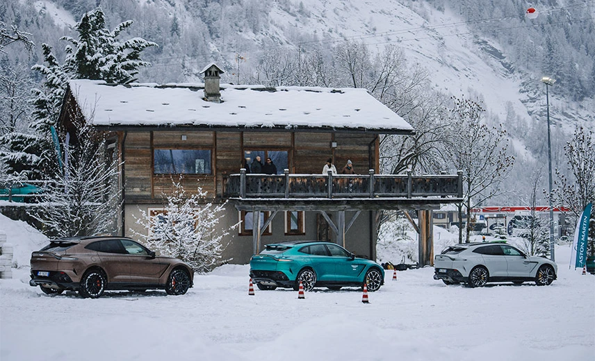 Aston Martin DBX Drive On Ice Experience a Courmayeur 