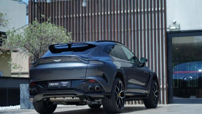 Aston martin DBX 707