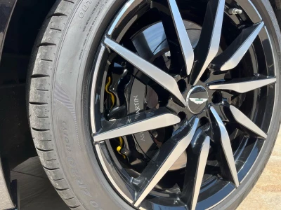 Aston martin DB11