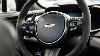 Aston martin DBX 707