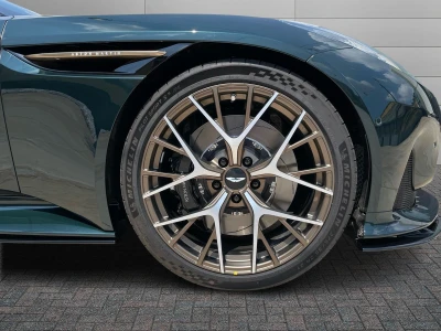 Aston martin DB12