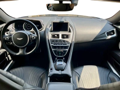 Aston martin DB11