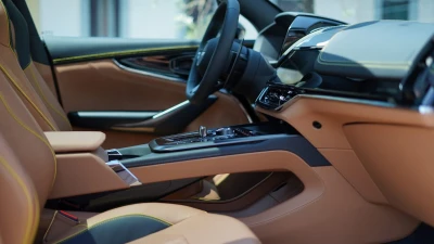 Aston martin DBX 707