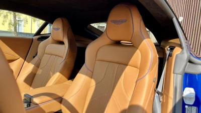 Aston martin VANTAGE
