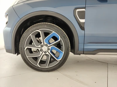 Lynk&co 01