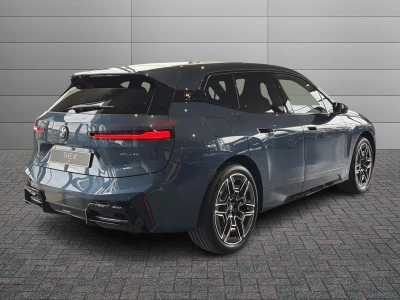 BMW i IX