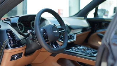 Aston martin DBX 707