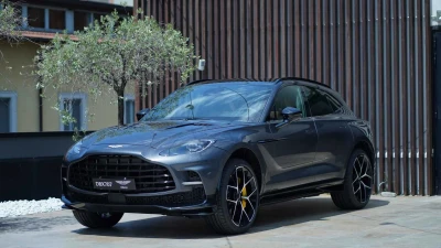 Aston martin DBX 707