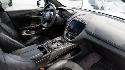 Aston martin DBX 707