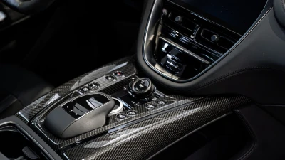 Aston martin DBX 707