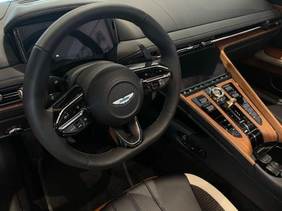 Aston martin DB12
