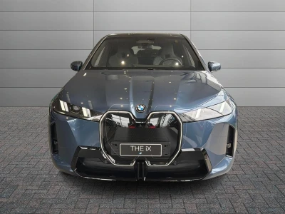 BMW i IX