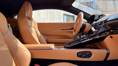 Aston martin VANTAGE
