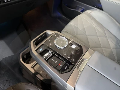 BMW i IX