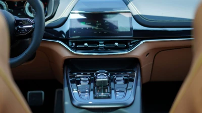 Aston martin DBX 707