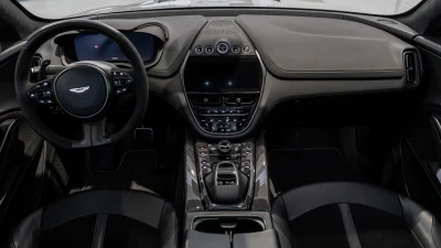 Aston martin DBX 707