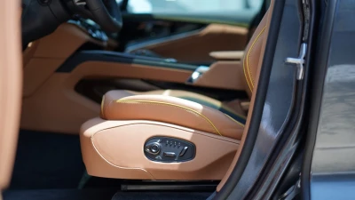 Aston martin DBX 707