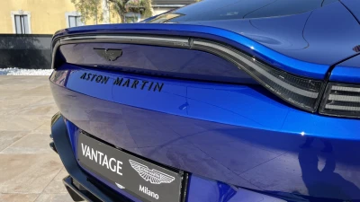 Aston martin VANTAGE