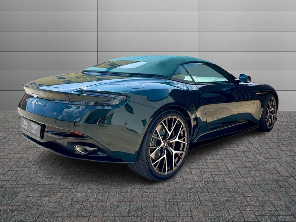 Aston martin DB12