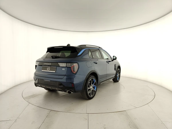 Lynk&co 01