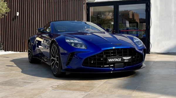 Aston martin VANTAGE