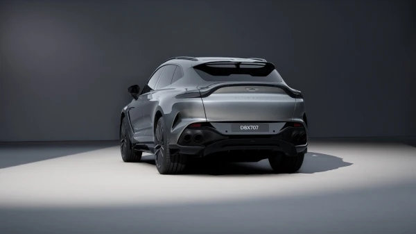 Aston martin DBX 707