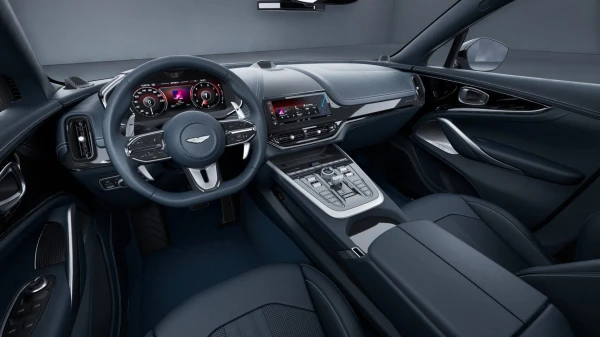 Aston martin DBX 707