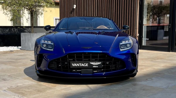 Aston martin VANTAGE