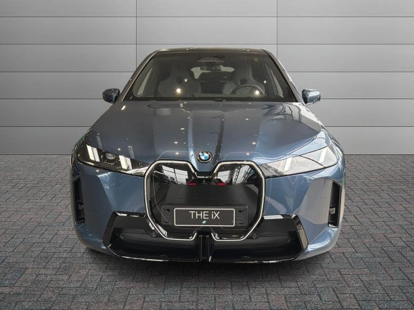 BMW i IX