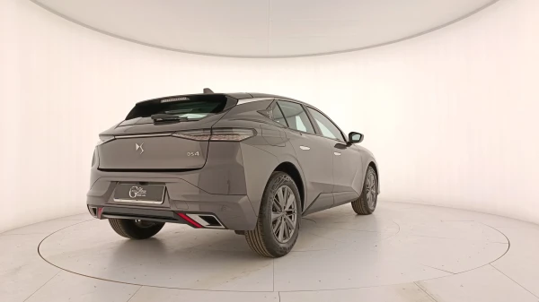 DS 4