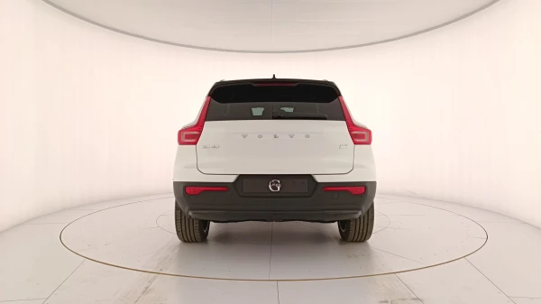 Volvo EX40